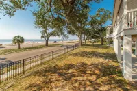 Spacious 5-bedroom house in Charming Long Beach