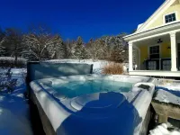 Secluded, Winter Paradise with Hot Tub Hotels in Duxbury