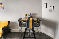 Town Centre Apartment | Sleeps 2-4 | Trendy | Modern | Ideal Getaway