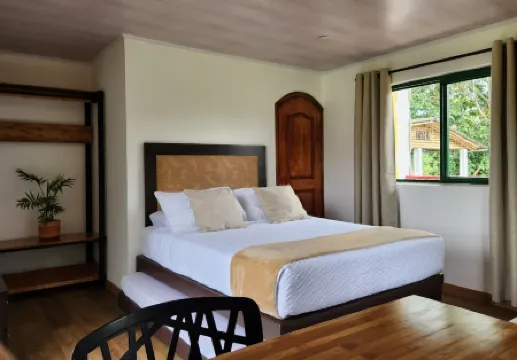 Irua Ecolodge- Charming House