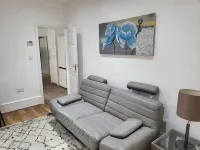 Entire one bedroom ground floor flat. 5 minutes to town centre and train station