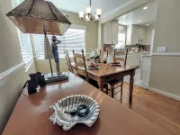 THE BEACH, 3 HOUSES AWAY