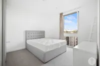 Prime Location | Modern Apartment | East London, Stratford Olympic Park, E20 Отели в г. Стратфорд