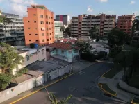 Elegant and spacious apartment in a safe area near the US embassy Hotels in 