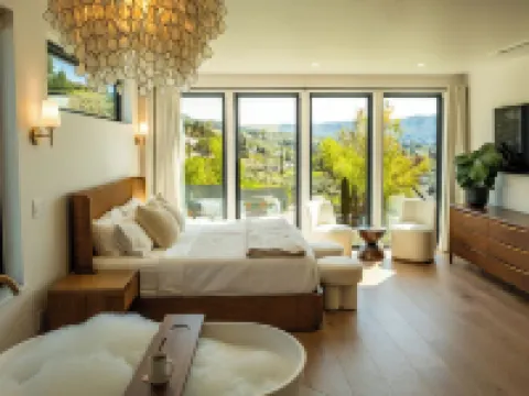Ultra Luxury Chelan Lake House w/ Sauna, Steam Room, Cold Plunge, and Hot Tub Hotels in Chelan