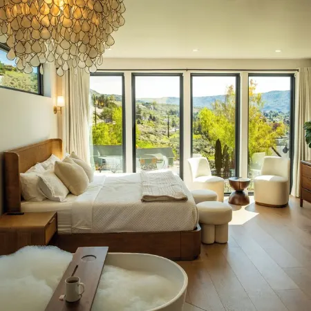 Ultra Luxury Chelan Lake House w/ Sauna, Steam Room, Cold Plunge, and Hot Tub