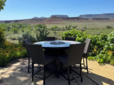 Cozy Riverfront Apt, at Zion NP, River Access and Views, Views, Views! Hotels in Virgin