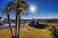 Perfect villa Stressless with beautiful pool in charming Smoković Hotel a Smokovic