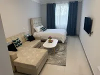 Cozy studio with wheelchair access, pool, free parking, and 24/7 security. Hotel a 