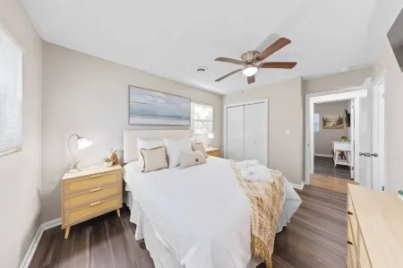 Forest Estates Lodge - Spacious + Available NOW!