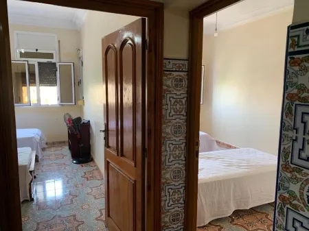 شقة مفروشة واسعة ومريحة One-Bedroom Apartment Отели в г. Beni Ansar