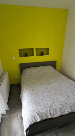 Peaceful studio Отели в г. Сен-Сиприен