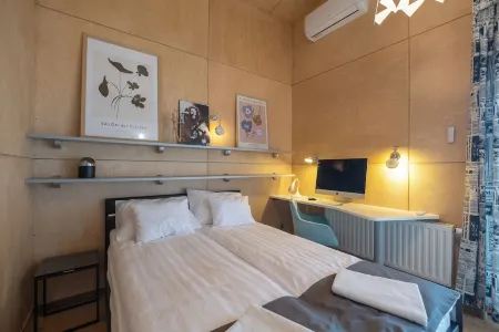 Amazing 3 bedroom villa with outdoor pool next to Budapest