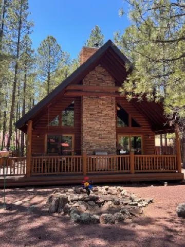 Cute and Cozy 3 Bedroom Cabin in a Peaceful Pinetop Cul-De-Sac