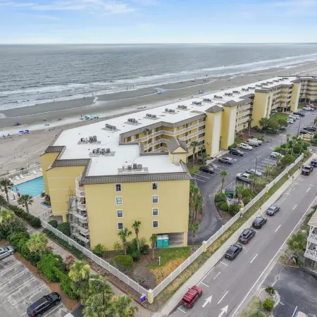 Charming 3-bedroom beachfront condo
