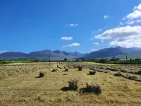 Hayfield View Charming 2-bedroom cottage in beautiful Beaufort, Killarney, WIFI