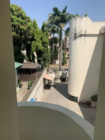 1 bedroom With Magnificent Balcony In Wuse 2