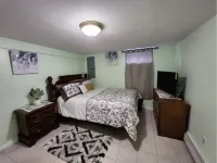 Spacious Clean Lovely 2 Bedroom Apartment