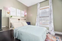 Spacious & Stylish 2-Bedroom Retreat, King Bed, Shared Gazebo