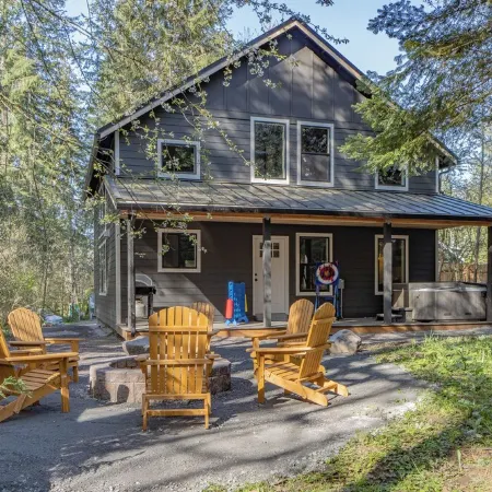 Charming 2-bedroom house with AC, WiFi in lovely Ashford