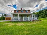 Terrific 3-bedroom cottage with AC in charming Cavendish Hotéis em Cavendish