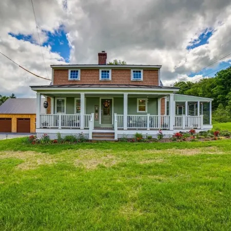 Terrific 3-bedroom cottage with AC in charming Cavendish