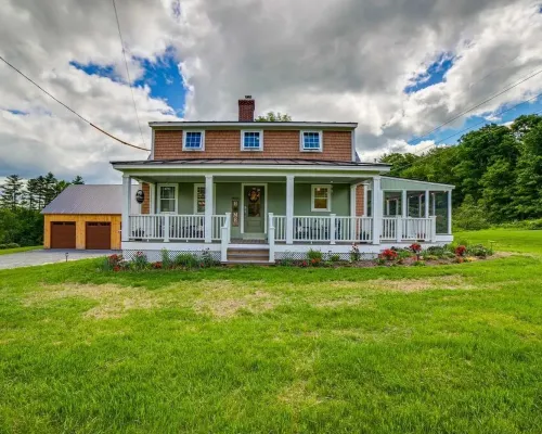 Terrific 3-bedroom cottage with AC in charming Cavendish Hotels in Cavendish