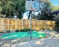 Charming 3-bedroom bungalow with WiFi and AC in delightful Folsom