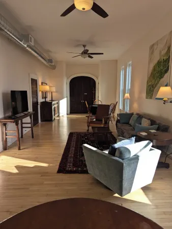 2 Min to RPI  Modern Space + Fast WiFi Отели рядом с достопримечательностью «Ренсселерский политехнический институт»