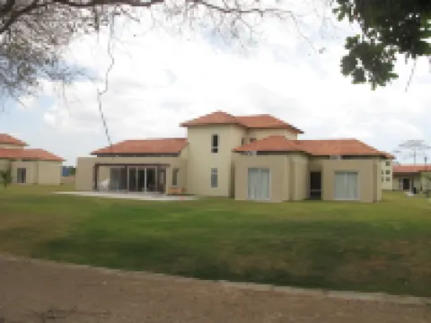 Beautiful 4 bedroom 3.5 bath Villa in Golf and Beachfront Community! Hotels in 