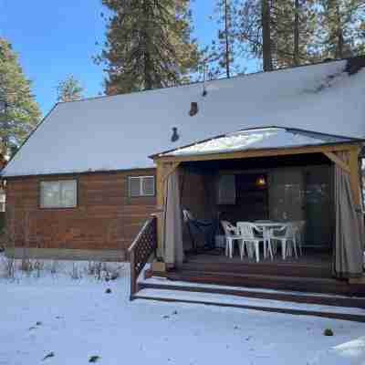 Kayaks, Game Room, Golden Tee, Nintendo! Big Bear Family Getaway! Hotel Exterior