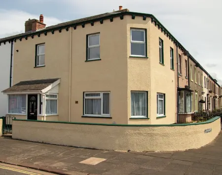 Spacious 3 bedroom townhouse by the coast, close to all amenities.