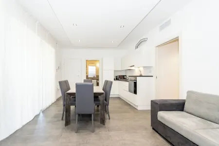 Cozy 2-bedroom apartment, in residence with swimming pool 500 meters from the sea