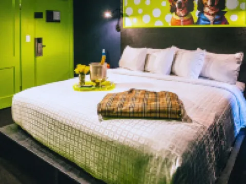 Mari Jean Hotel - All Adults Welcome Hotels near Historic Kenwood