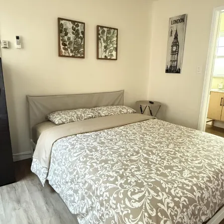 Stylish Burbank Getaway – Ensuite Baths + Prime Location!10 Mins to Universal!