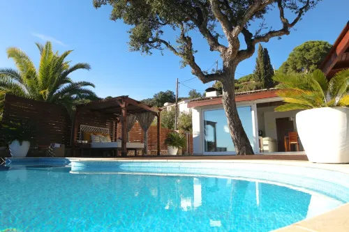 La Bombonera House with exclusive views Hotels in Tossa De Mar