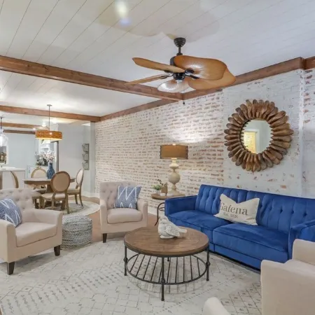 Two Story Suite Overlooking Historic Main Street Galena, IL. Sleeps 16!