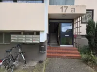 Ruhige Ferienwohnung/ Amateurzimmer/ Gute Verkehrsanbindung Hotel in zona LaserPlaza