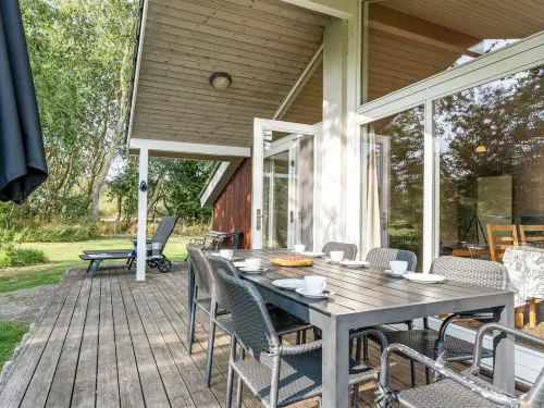 "Thala" - 35m from the sea