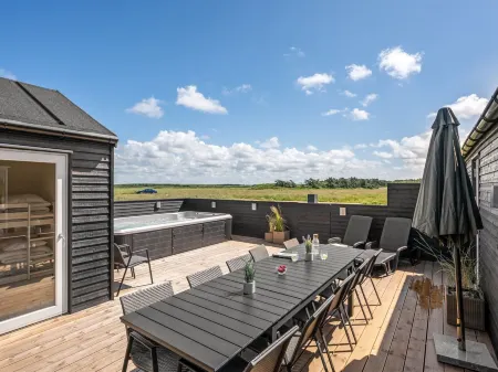 "Ivar" - 300m from the Sea