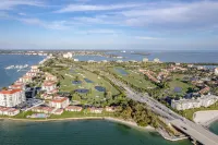 Expansive Bay Views and Private Balcony - Stunning Coastal Retreat