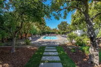 White House Napa - Rooftop Pools