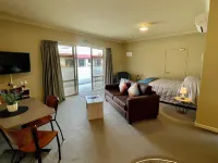 Sierra Motel and Apartments Hotels in Omarama