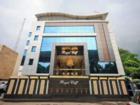 Hotel Royal Cliff Hotels in Kanpur