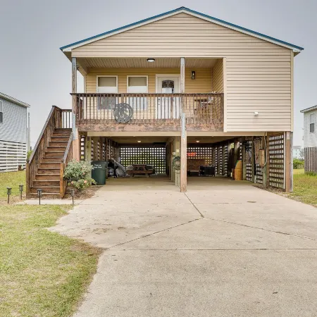 Nags Head Vacation Rental w/ Hot Tub: Near Beach!