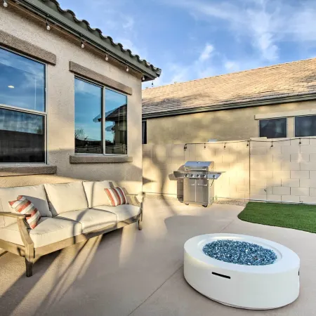 Pool & Game Room: Home in Goodyear Near Golfing