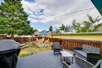 Red Lodge Home on Broadway - 15 Min to Ski Resort! - Parkering