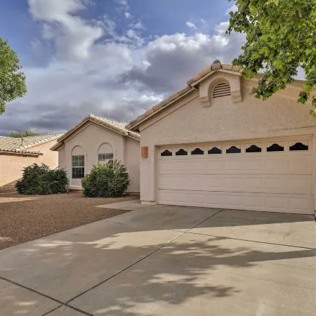 Tucson Getaway w/ Yard, Pool, Hot Tub + Gas Grill!