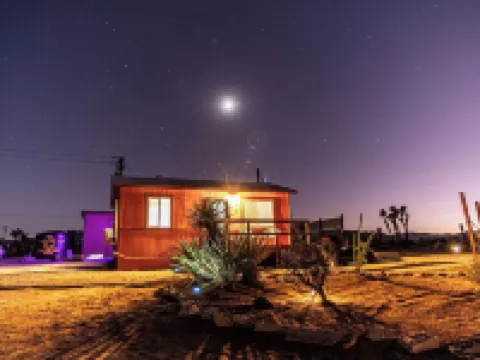Jasper Glow 2BR Stargaze 4 Acres near Joshua Tree Ev Charger Hot Tub Swing Set Hotels in Yucca Valley