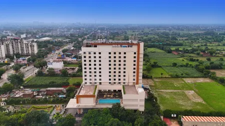 Saura Hotel, Agra - A Club Mahindra Associate